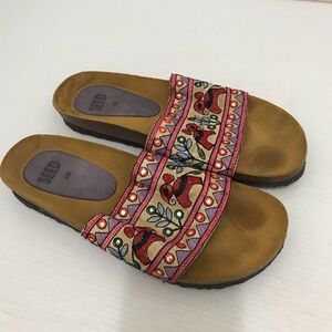Seed Embroidered Slide Sandals Size 40